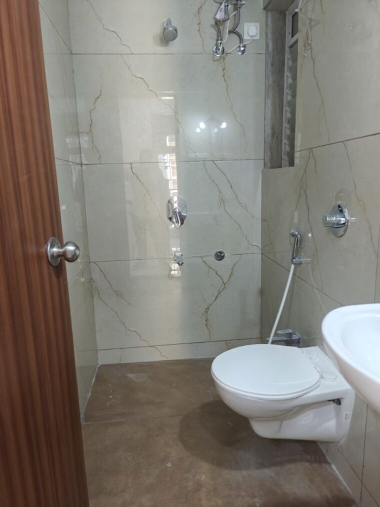Bathroom, raunak-bliss-phase-a3 1 Bedroom 500 Sq.Ft. Apartment In Ghodbunder Road Thane 10312161