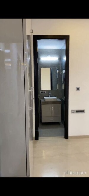 Building Lobby in 3 BHK Apartment at Oberoi Eternia, Mulund West – for Rent