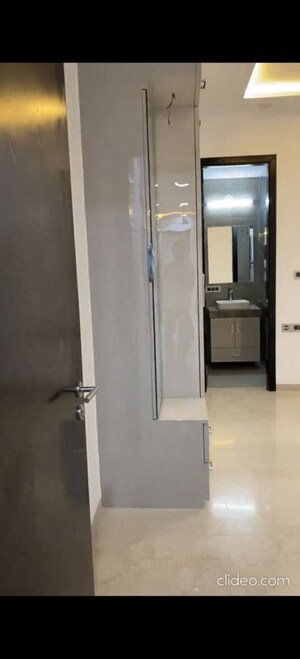 Building Lobby in 3 BHK Apartment at Oberoi Eternia, Mulund West – for Rent