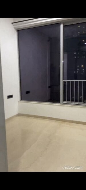 Room in 3 BHK Apartment at Oberoi Eternia, Mulund West – for Rent