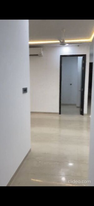 Room in 3 BHK Apartment at Oberoi Eternia, Mulund West – for Rent