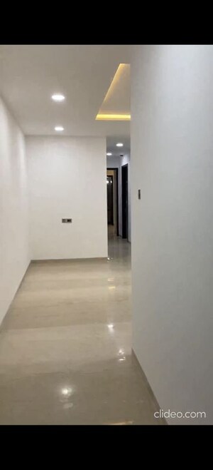 Room in 3 BHK Apartment at Oberoi Eternia, Mulund West – for Rent