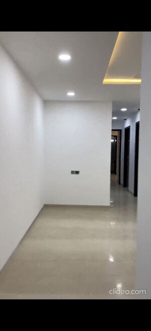 Room in 3 BHK Apartment at Oberoi Eternia, Mulund West – for Rent