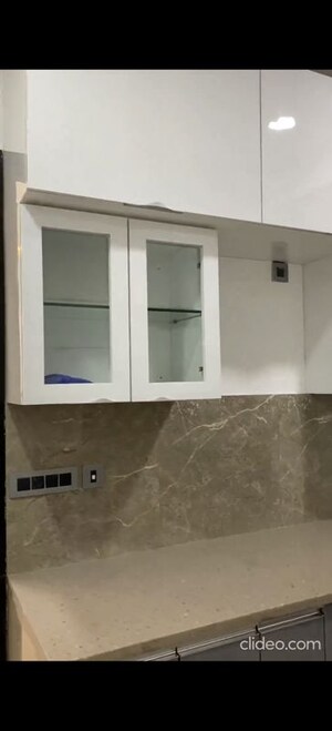 Room in 3 BHK Apartment at Oberoi Eternia, Mulund West – for Rent