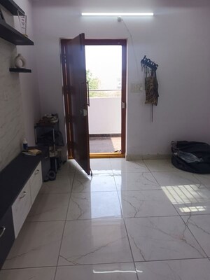 Team Area in 2 BHK Apartment at Manikonda – for Rent