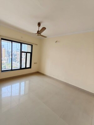 Room in 2 BHK Apartment at Dheeraj Solitaire Malad, Malad West – for Sale