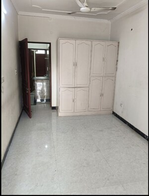 3 BHK Apartment For Rent in Arun Vihar Sector 37, Sector 37