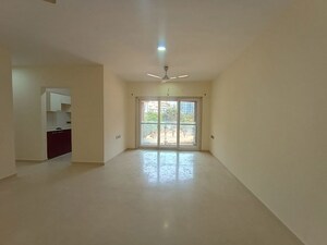 Room in 3 BHK Apartment at RNA Continental, Chembur – for Rent