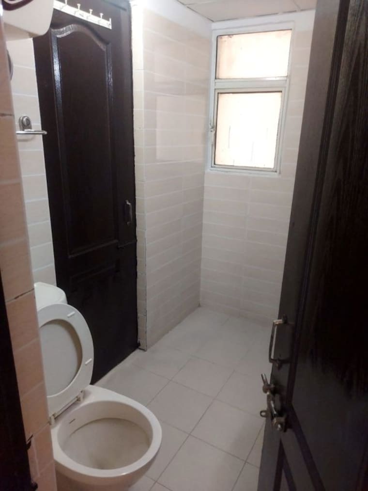 Bathroom, amrapali-heartbeat-city 3 Bedroom 1575 Sq.Ft. Apartment In Sector 107 Noida 10312293