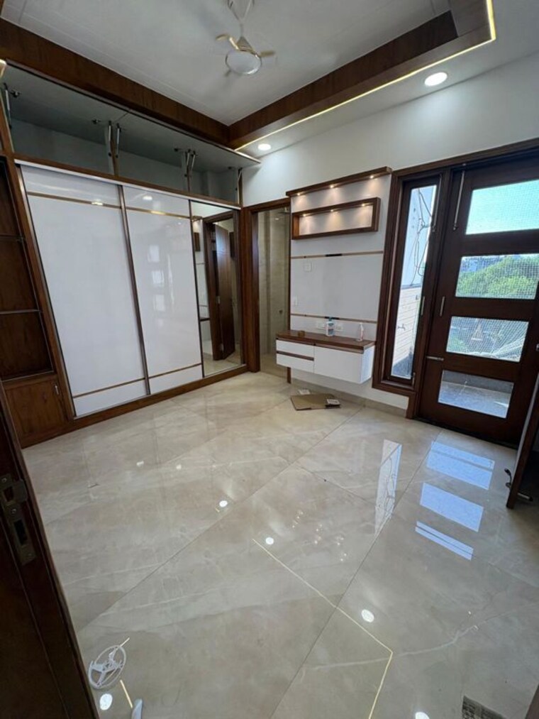 Room, kalkaji 2 Bedroom 100 Sq.Yd. Builder Floor In Kalkaji Delhi 10312296