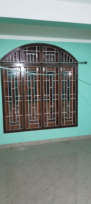 Room in 1 BHK Builder Floor at Six Mile – for Rent