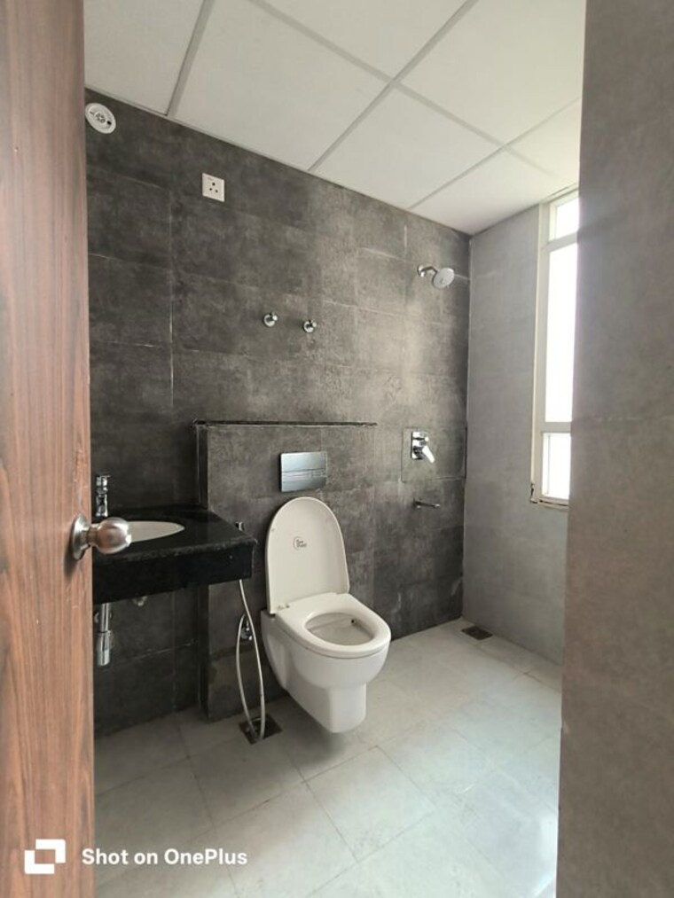 Bathroom, hero-homes-gurgaon 2 Bedroom 1140 Sq.Ft. Apartment In Sector 104 Gurgaon 10312301