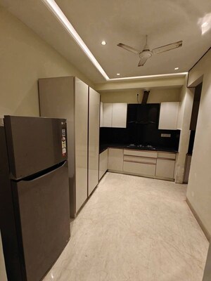 Kitchen in 3 BHK Builder Floor at BPTP Green Oaks, Sector 70a – for Sale