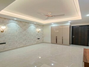 3 BHK Builder Floor For Sale in BPTP Green Oaks, Sector 70a
