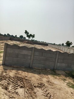 Plot For Sale in Wave City