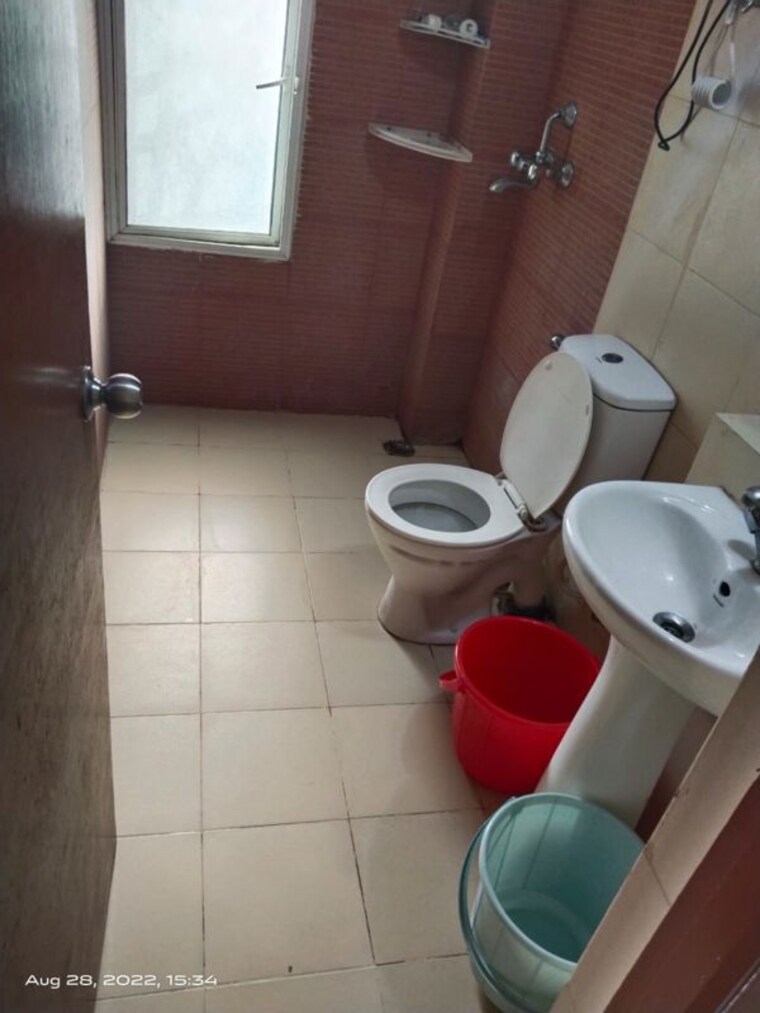 Bathroom, mahagun-mywoods 3 Bedroom 1240 Sq.Ft. Apartment In Sector 16c Greater Noida Greater Noida 10076064