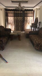 3 BHK + Servant Room 200 Sq.Yd. Builder Floor in Garhi