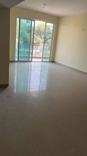Room in 3 BHK Builder Floor at Ansal API Esencia, Sector 67 – for Rent