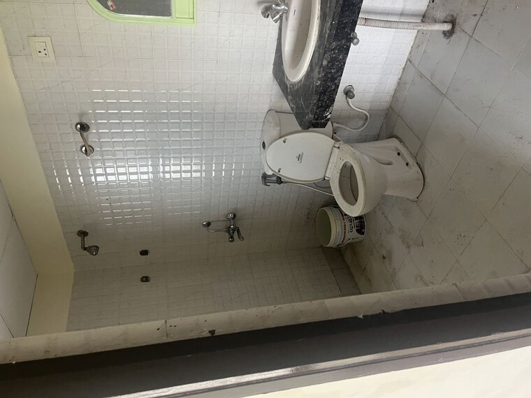 Bathroom, rps-savana 3 Bedroom 1661 Sq.Ft. Apartment In Sector 88 Faridabad 10312352