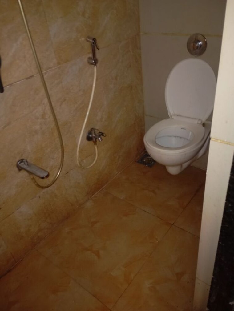 Bathroom, chakala 1.5 Bedroom 490 Sq.Ft. Apartment In Chakala Mumbai 10312361