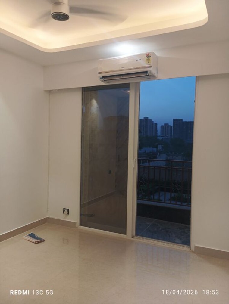 Room, signature-global-prime-phase-2 2 Bedroom 1200 Sq.Ft. Apartment In Sector 63a Gurgaon 10312360