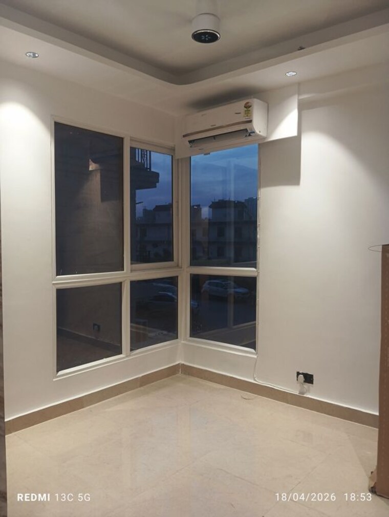 Room, signature-global-prime-phase-2 2 Bedroom 1200 Sq.Ft. Apartment In Sector 63a Gurgaon 10312360