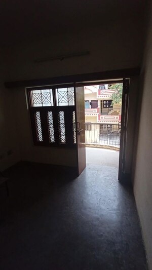 Room in 1 BHK Builder Floor at Sector 2a Vasundhara – for Rent