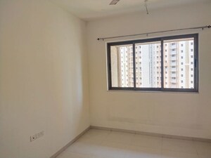 Room in 2.5 BHK Apartment at Lodha Splendora, Ghodbunder Road – for Sale