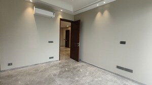 Room in 3 BHK Builder Floor at Green Wood City, Sector 45 – for Sale