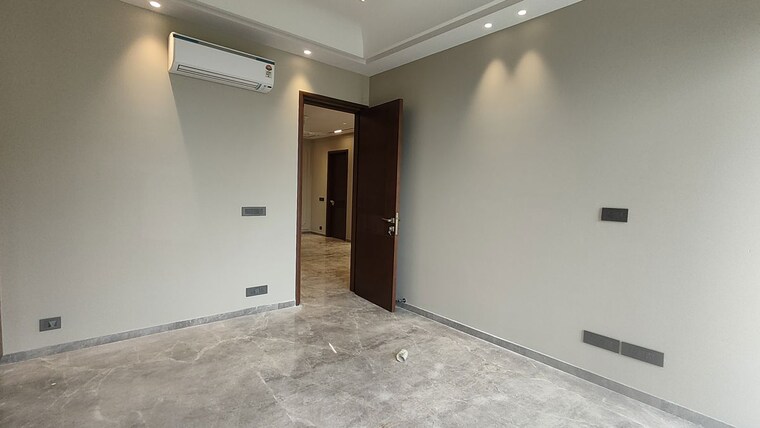 Room, green-wood-city 3 Bedroom 2475 Sq.Ft. Builder Floor In Sector 45 Gurgaon 10312405