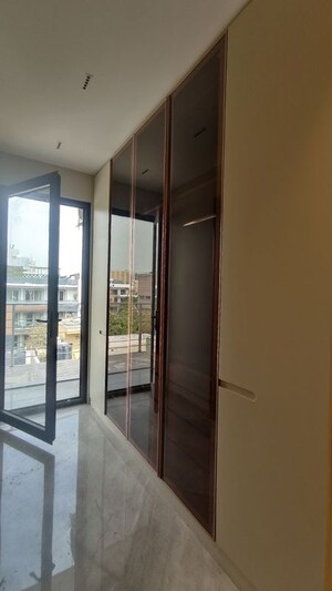 Building Lobby in 3 BHK Builder Floor at Green Wood City, Sector 45 – for Sale