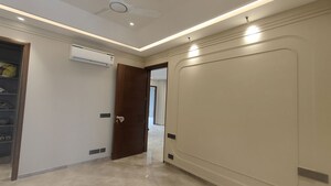 Room in 3 BHK Builder Floor at Green Wood City, Sector 45 – for Sale