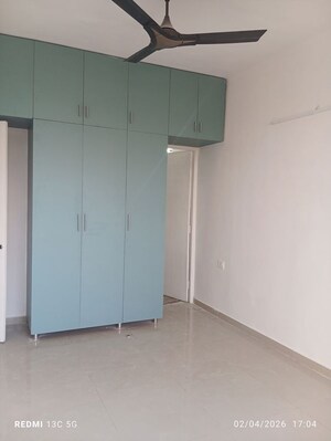 Room in 2 BHK Apartment at Pyramid Midtown, Sector 59 – for Rent