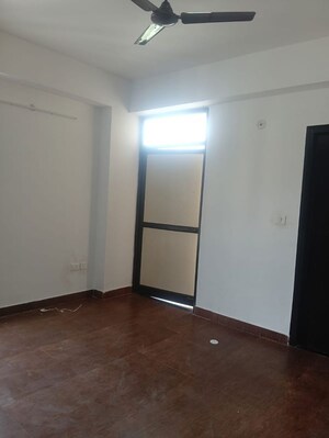 Room in 2 BHK Apartment at LandCraft River Heights, Raj Nagar Extension – for Rent