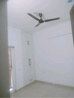 Bathroom in 3 BHK Apartment at Nimbus Express Park View - II, Chi V Greater Noida – for Rent