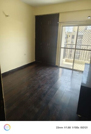 Room in 2 BHK Apartment at Aims Golf City, Sector 75 – for Sale