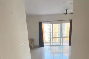 Room in 3.5 BHK Apartment at BPTP Park Grandeura, Sector 82 – for Rent