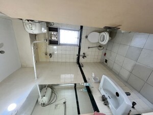 Team Area in 2 BHK Apartment at DLF Regency Park I, Dlf Phase iv – for Rent