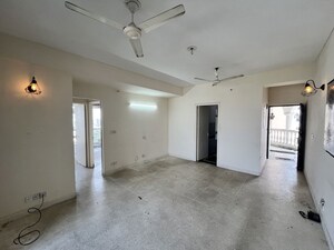 Room in 2 BHK Apartment at DLF Regency Park I, Dlf Phase iv – for Rent