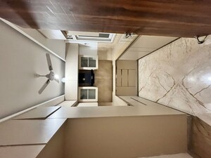 Team Area in 3 BHK Builder Floor at Sushant Lok I – for Rent