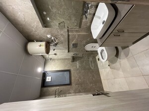 Bathroom in 1 BHK Builder Floor at Sector 42 – for Rent