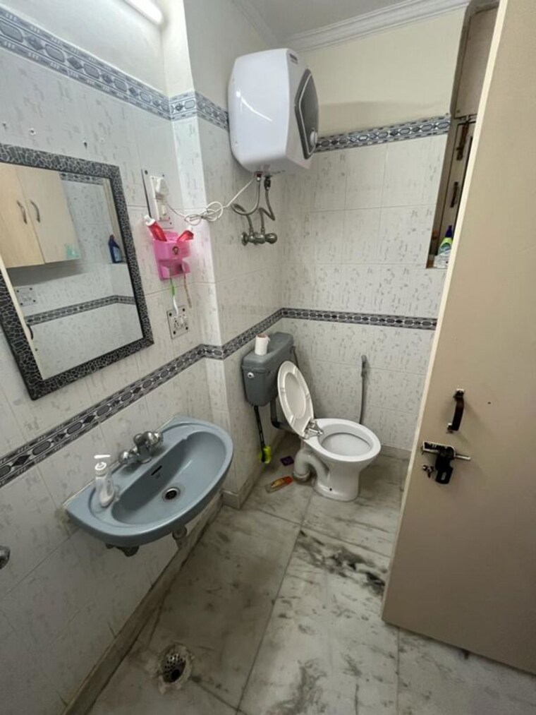 Team Area, shri-banke-vihari 3 Bedroom 2000 Sq.Ft. Apartment In Sector 56 Gurgaon 10312506