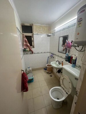 Team Area in 3 BHK Apartment at Shri Banke Vihari, Sector 56 – for Rent