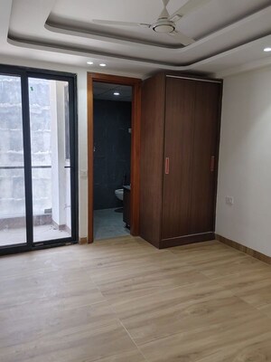 Bedroom in  Apartment at Gwal Pahari – for Rent