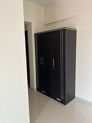 Room in 3 BHK Apartment at Nyati Evita, Dhanori – for Rent