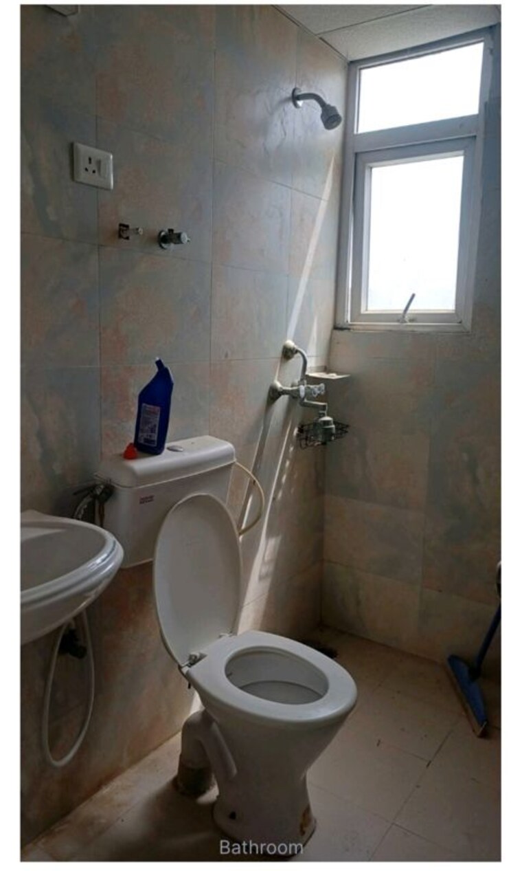 Bathroom, signature-global-park-4-and-5 2.5 Bedroom 1181 Sq.Ft. Apartment In Sohna Sector 36 Gurgaon 10312568