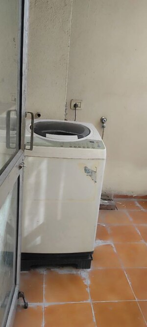 Furnished Amenities in 2 BHK Apartment at Piyush Heights, Sector 89 – for Rent