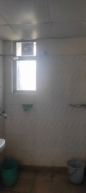 Room in 2 BHK Apartment at Piyush Heights, Sector 89 – for Rent