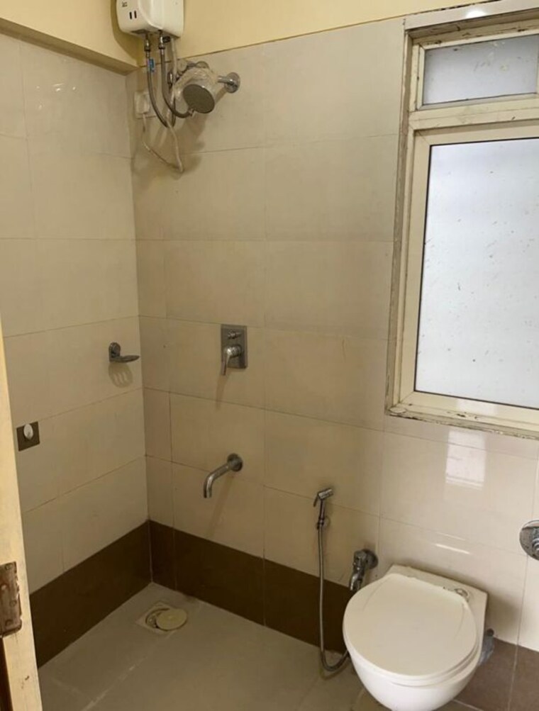 Attached Bathroom, govardhangiri 2.5 Bedroom 800 Sq.Ft. Apartment In Goregaon West Mumbai 10312692