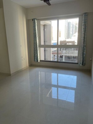 Room in 2 BHK Apartment at Sheth Zuri, Laxmi Nagar – for Rent